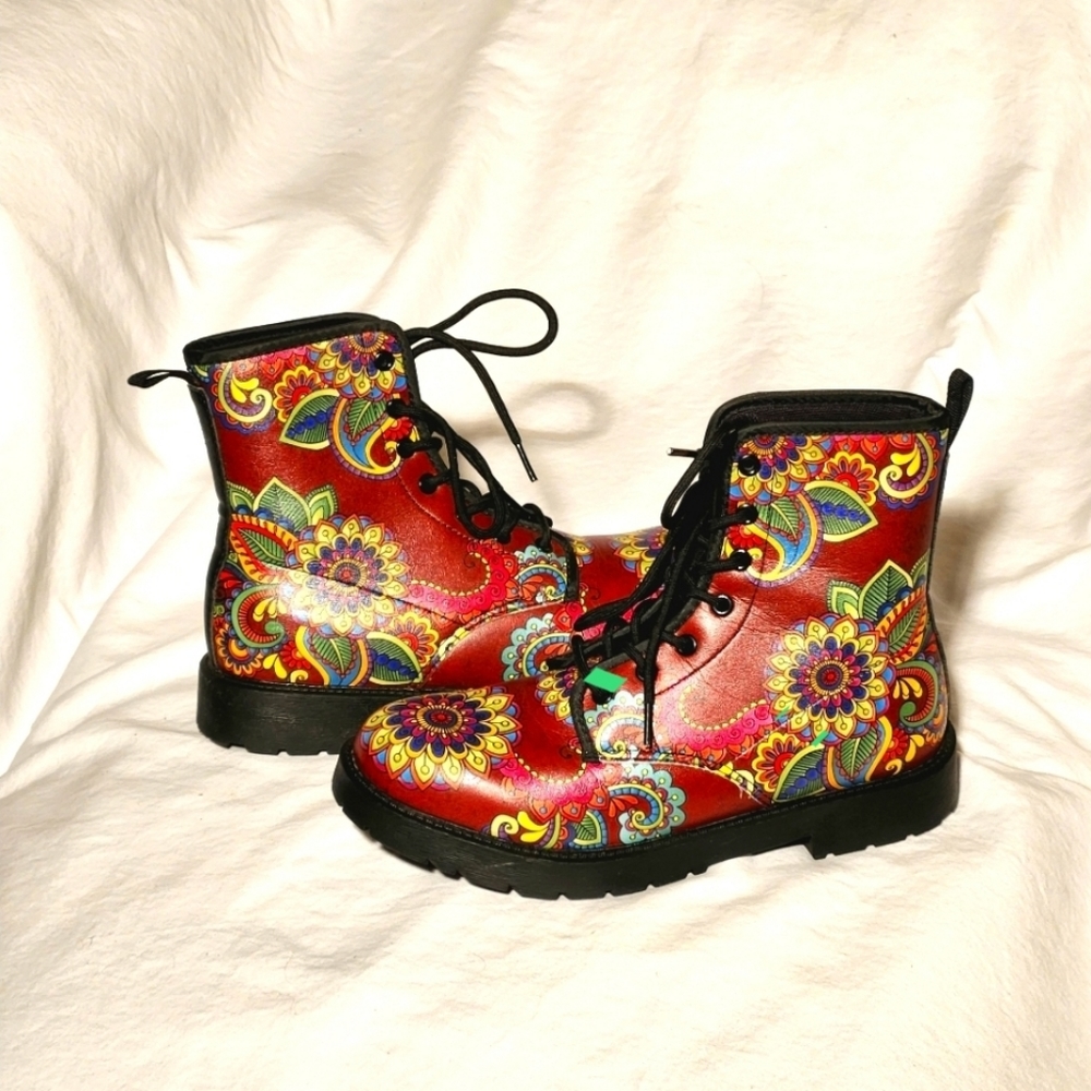 Henna Flowers - 100% Vegan Boots - Women's Size 7.5 Maroon New W/O Tags